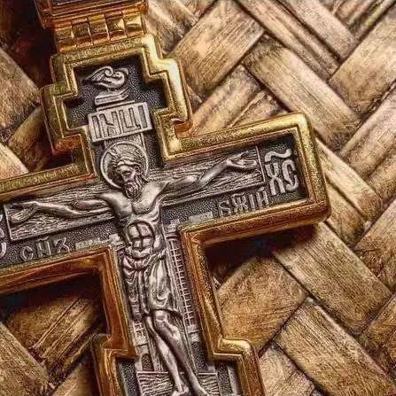 Retro Style Crucified Jesus Bicolor Alloy Pendant Necklace - image 2