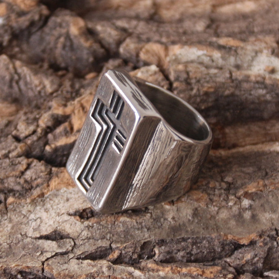 Retro Minimalist Style Broadside Cross Ring - image 4