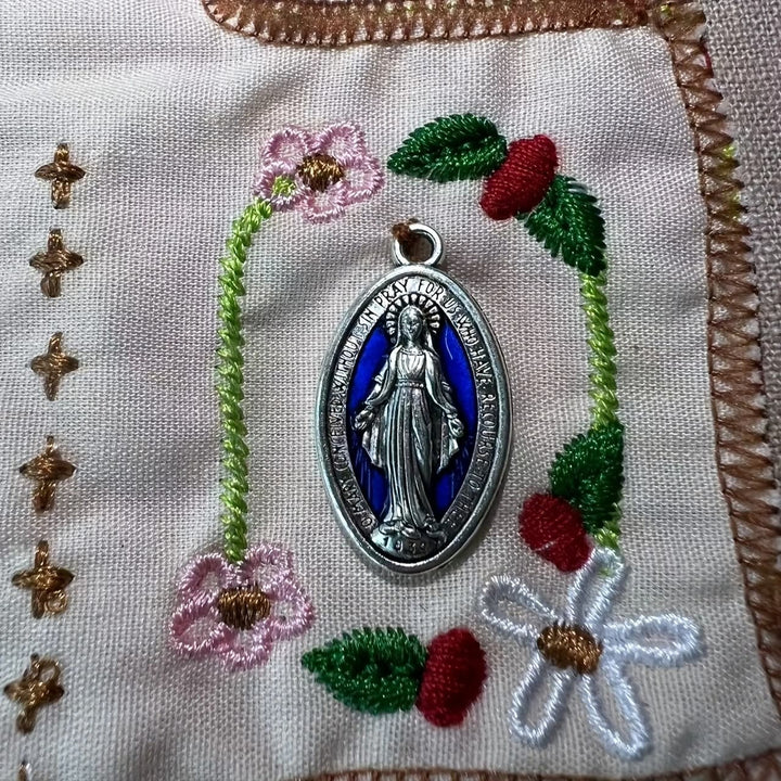 Christianartworkshop Hand-Embroidered Portable Green Pocket Shrine Cross Included Inside - image 4