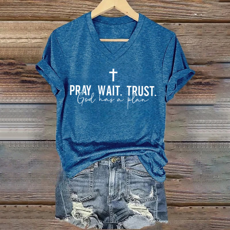 Christianartworkshop Women's Pray Wait Trust God Has a Plan V-Neck T-shirt - Blue - 4XL - image 0