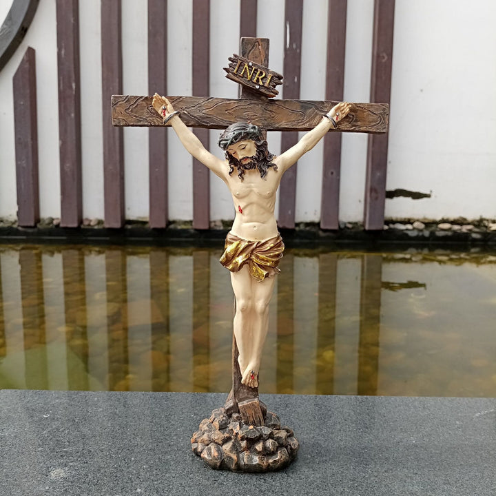 Christianartworkshop Minimalist Resin Crucifix Jesus Ornament: Unique Sign of Understated Religious Reverence - image 3