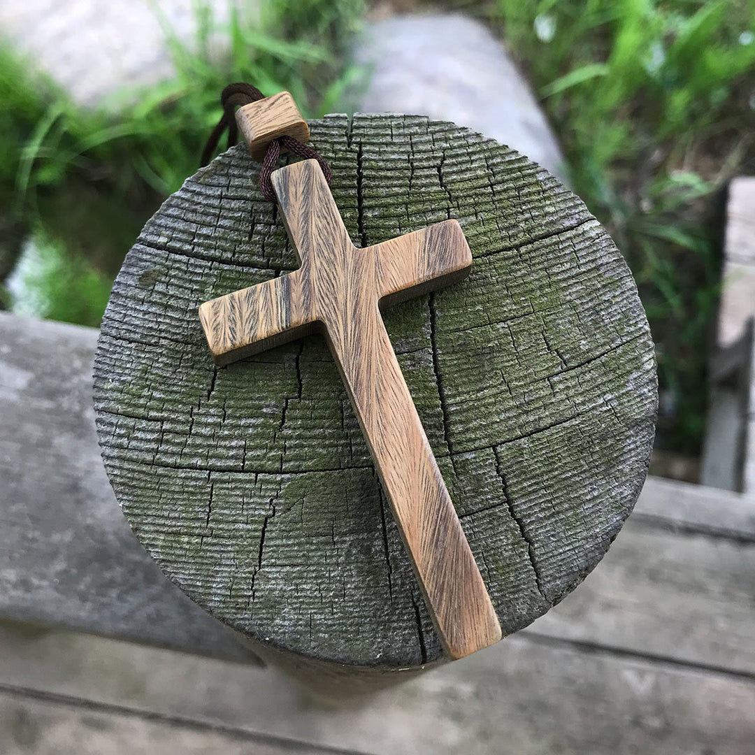 Christianartworkshop Red & Green Sandalwood Cross Necklace — Natural-Grain Symbol of Blessing - image 2