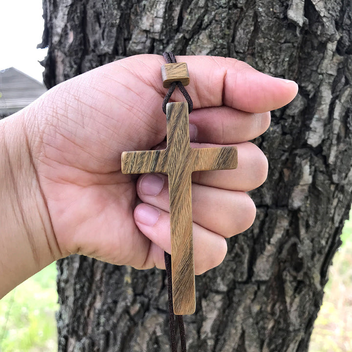Christianartworkshop Red & Green Sandalwood Cross Necklace — Natural-Grain Symbol of Blessing - Green - image 0