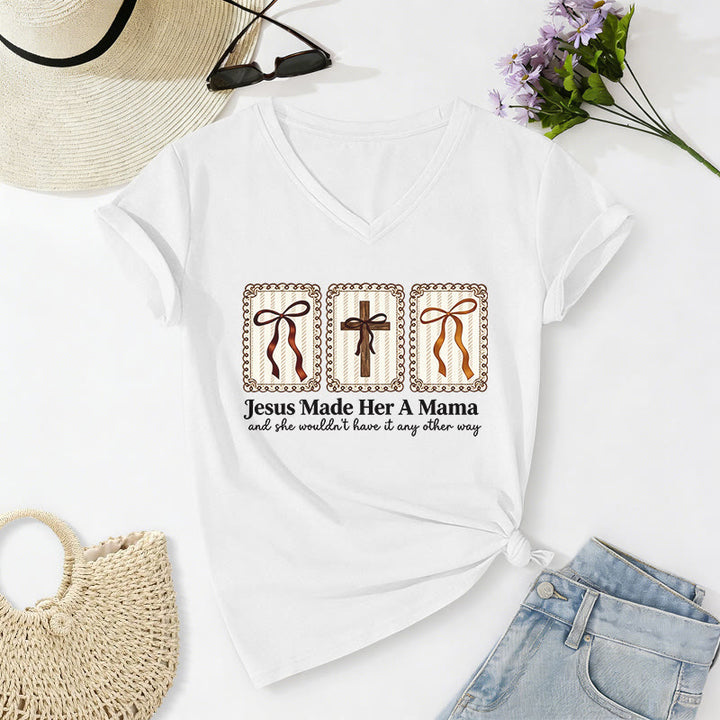 Christianartworkshop Jesus Made Her A Mama Casual V-neck T-shirt - White - 2XL - image 0