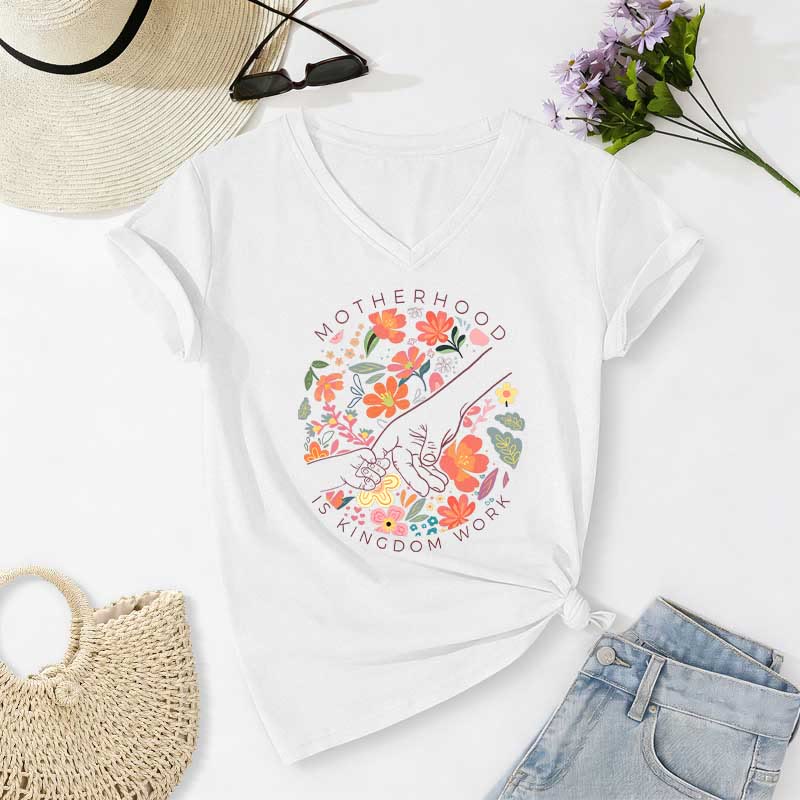Christianartworkshop Motherhood Is Kingdom Work Floral Hand Casual V-neck T-shirt - White - 2XL - image 0