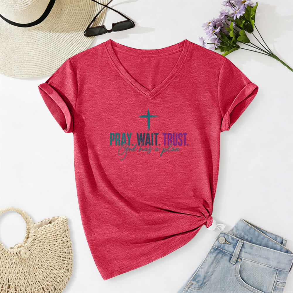 Christianartworkshop Pray Wait Trust God Has A Plan Cross Print Casual V-neck T-shirt - Red - 2XL - image 22