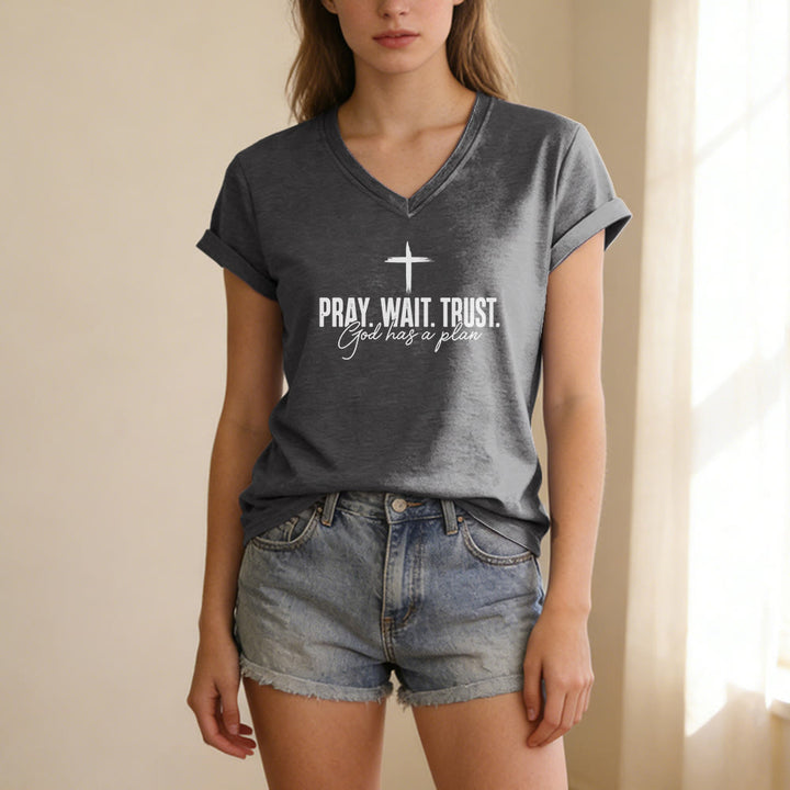Christianartworkshop Pray Wait Trust God Has A Plan Cross Print Casual V-neck T-shirt - image 21