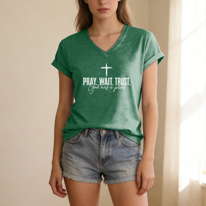 Christianartworkshop Pray Wait Trust God Has A Plan Cross Print Casual V-neck T-shirt - image 15