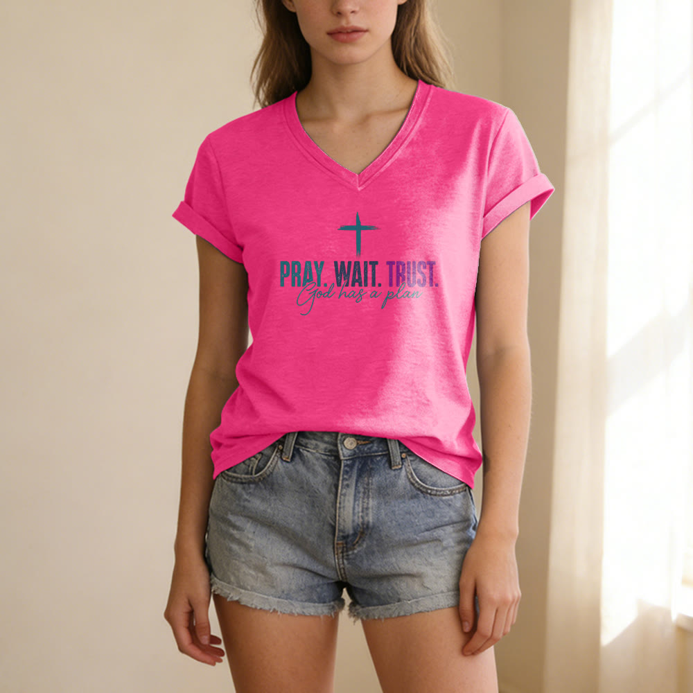 Christianartworkshop Pray Wait Trust God Has A Plan Cross Print Casual V-neck T-shirt - image 25