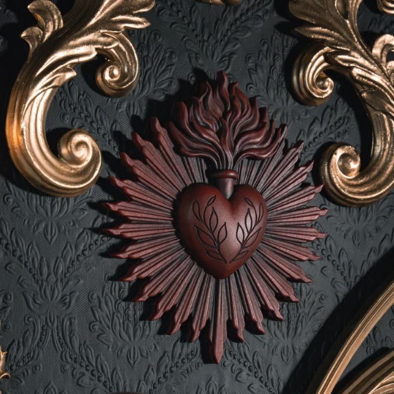 Christianartworkshop Flame Top Sacred Heart Radiant Resin Wall Art: Emblem of Eternal Heavenly Radiance - Red - image 5